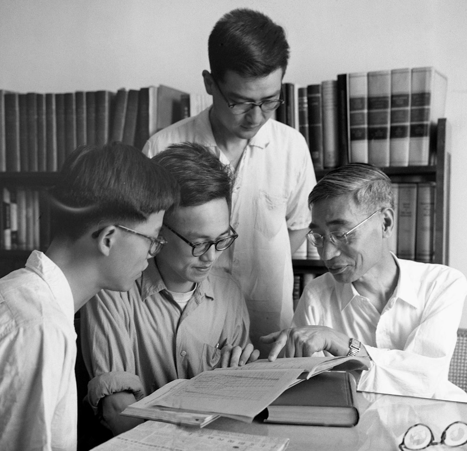 ������һ�ǹ�ѫ���¡�����߹���������һ���ڽ���о�����������⣨������Ƭ�����»��緢