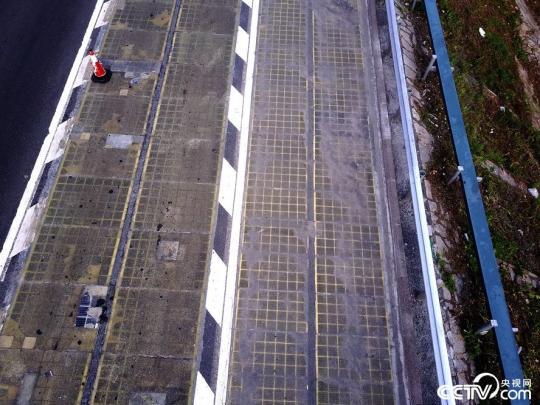 2018��6��30�գ������ƳǸ��ٹ�·�����·����Σ�����·��Ĺ��������𣬱�ʩ����λ���ά�ޡ�