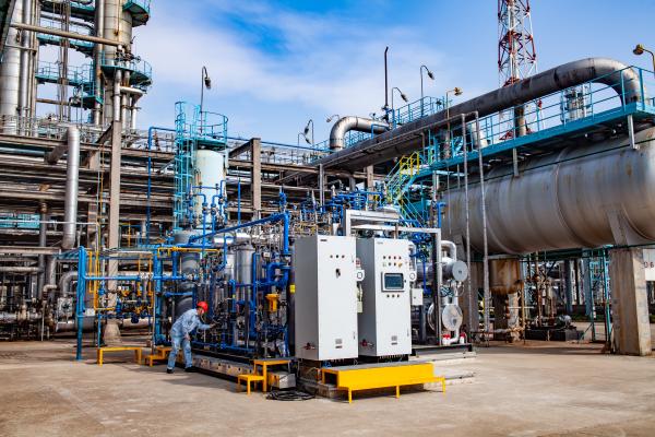 װ�ü�����Ա�����ֳ�����ʾ��װ�á��й�ʯ�� ͼ