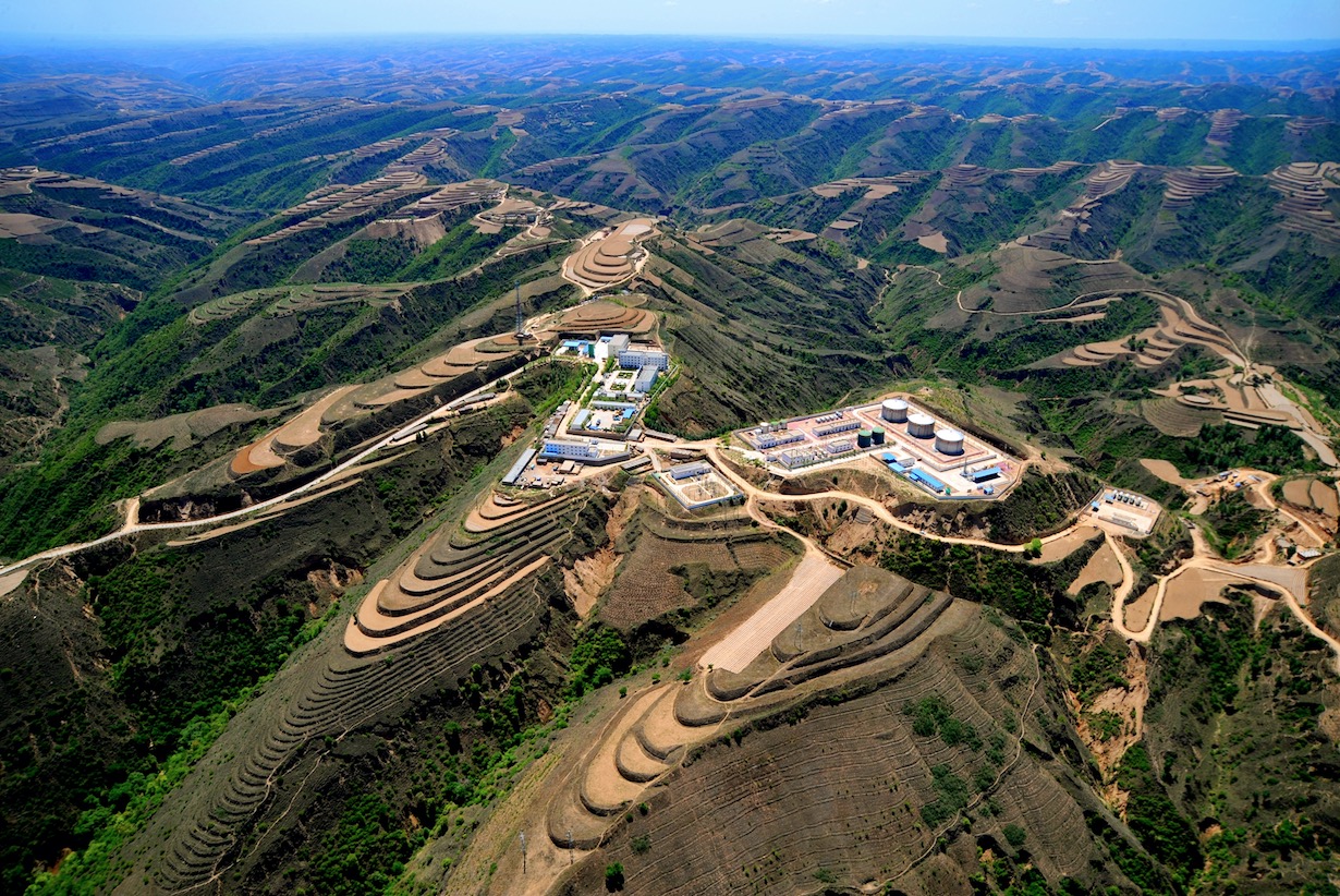 ���찲������